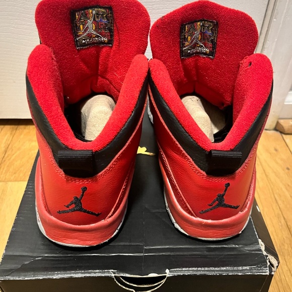 AirJordan Retro 10 (GS) - Picture 5 of 6